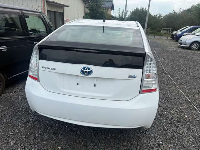 2010 Toyota Prius – thumbnail 2