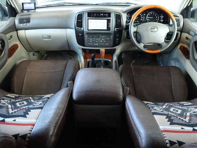 2006 Toyota Land Cruiser 100 – thumbnail 3