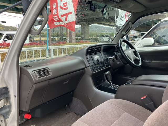 1999 Toyota Hiace – thumbnail 4