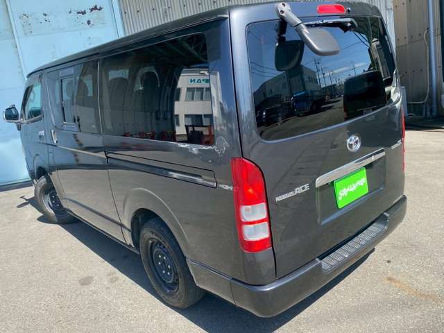 2006 Toyota Hiace – thumbnail 2