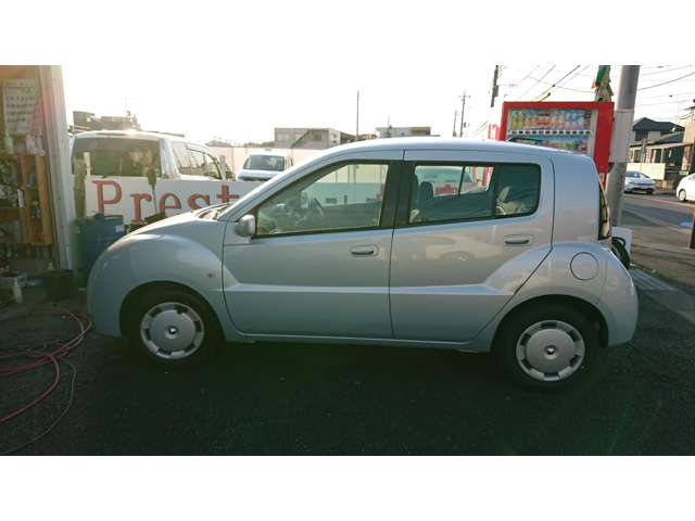 2003 Toyota WiLL – thumbnail 4