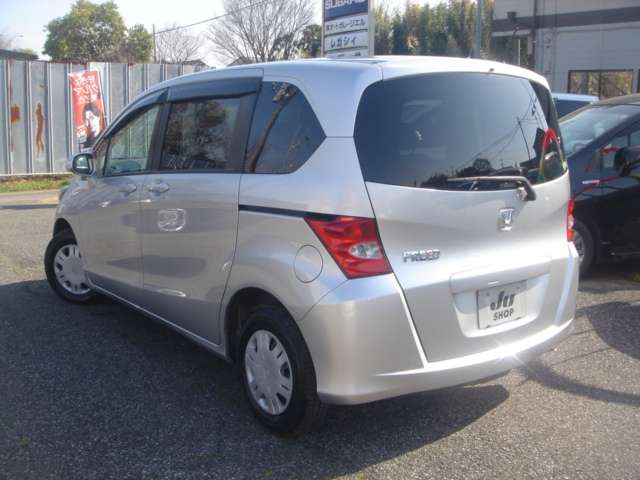 2009 Honda Freed – thumbnail 2