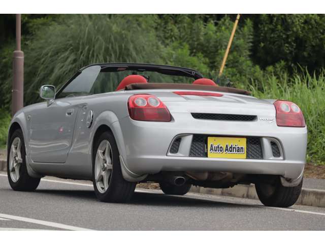 2005 Toyota MR-S – thumbnail 2