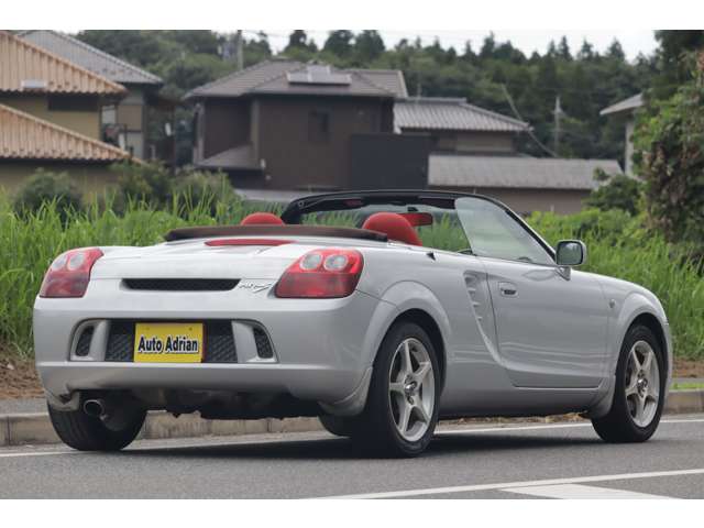 2005 Toyota MR-S – thumbnail 4