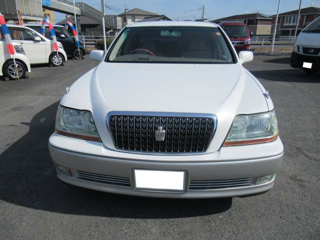 2001 Toyota Crown Majesta – thumbnail 3