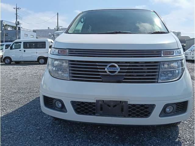 2002 Nissan Elgrand – thumbnail 3