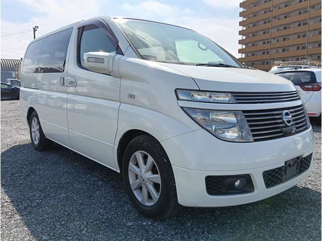 2002 Nissan Elgrand – thumbnail 4