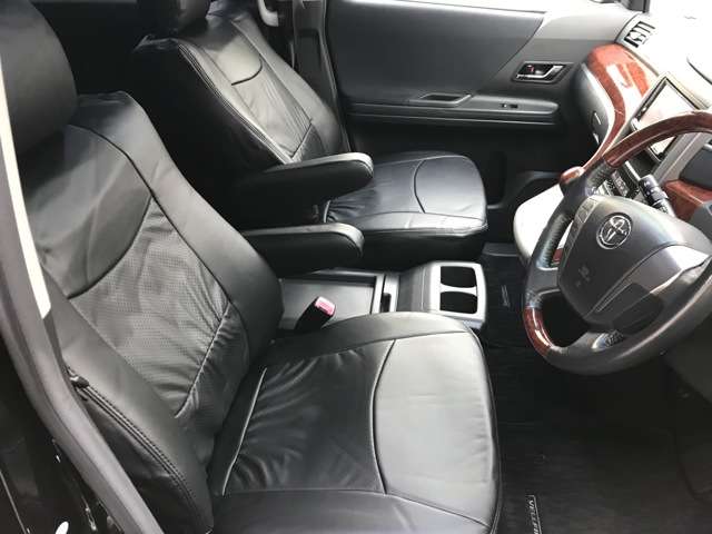 2009 Toyota Vellfire – thumbnail 2
