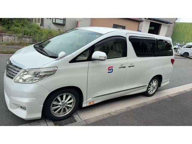 2008 Toyota Alphard – thumbnail 2
