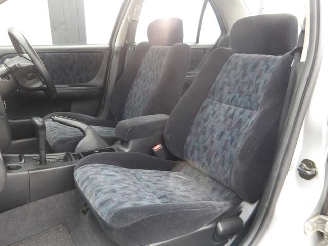 1996 Nissan Bluebird – thumbnail 3