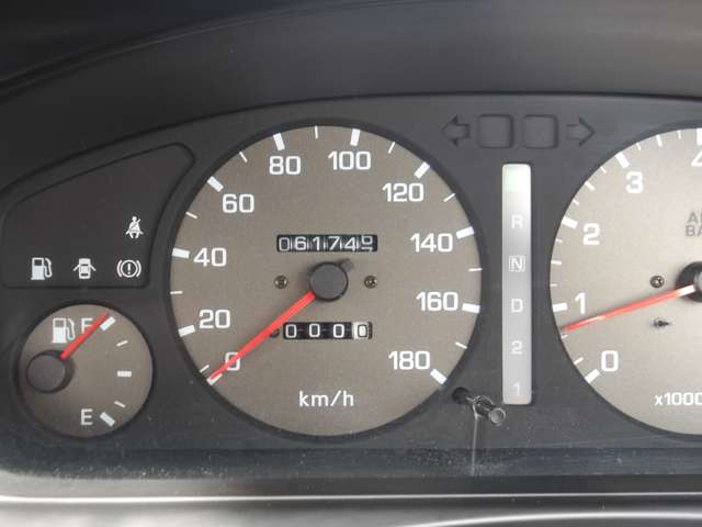 1996 Nissan Bluebird – thumbnail 4