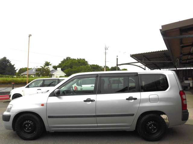 2010 Toyota Succeed Van – thumbnail 2