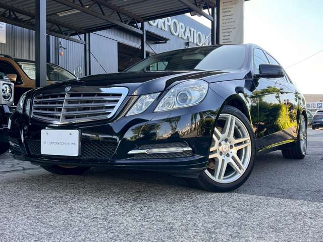 2011 Mercedes-Benz E-Class – thumbnail 2