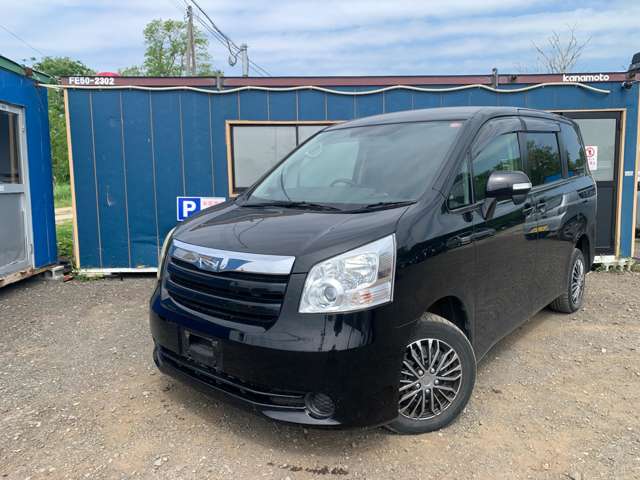 2010 Toyota Noah – thumbnail 2