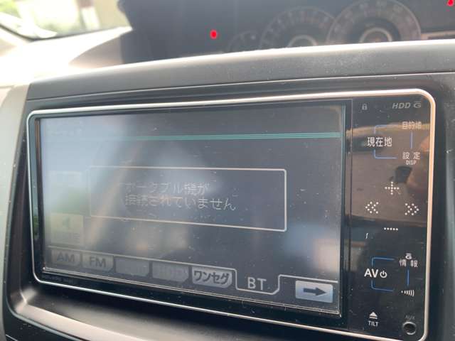 2010 Toyota Noah – thumbnail 4