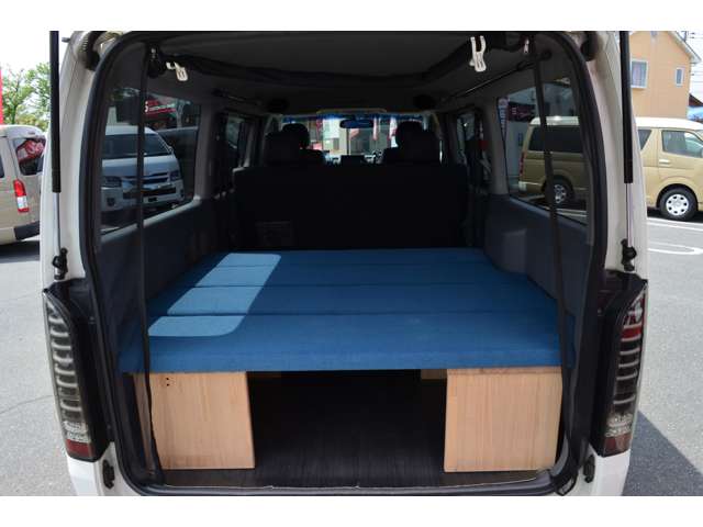 2006 Toyota Hiace – thumbnail 4