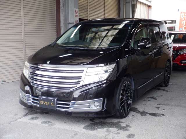 2010 Nissan Elgrand – thumbnail 2