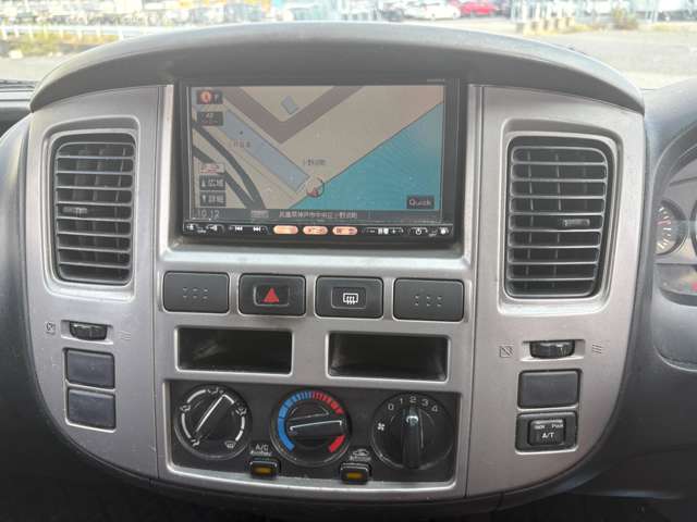 2009 Nissan Caravan – thumbnail 3