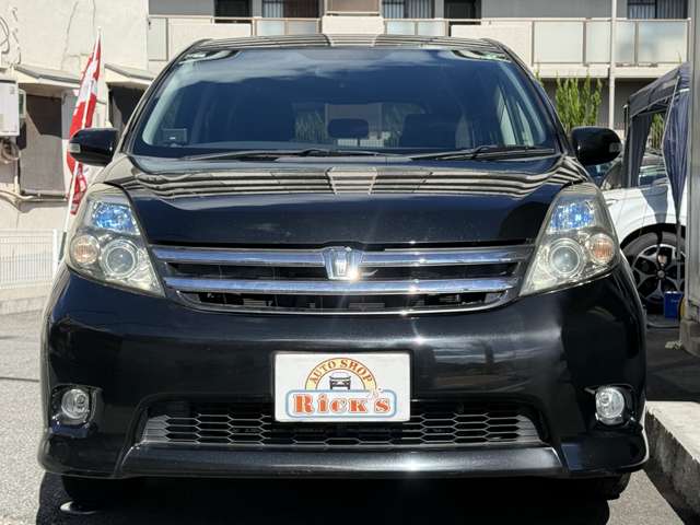 2009 Toyota Isis – thumbnail 4