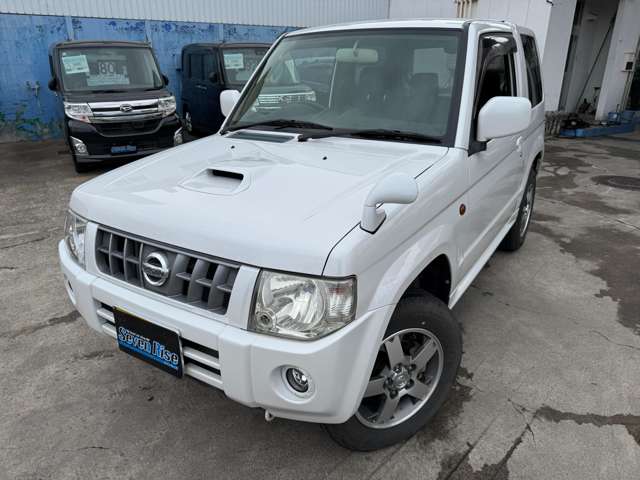 2009 Nissan Kix – thumbnail 2