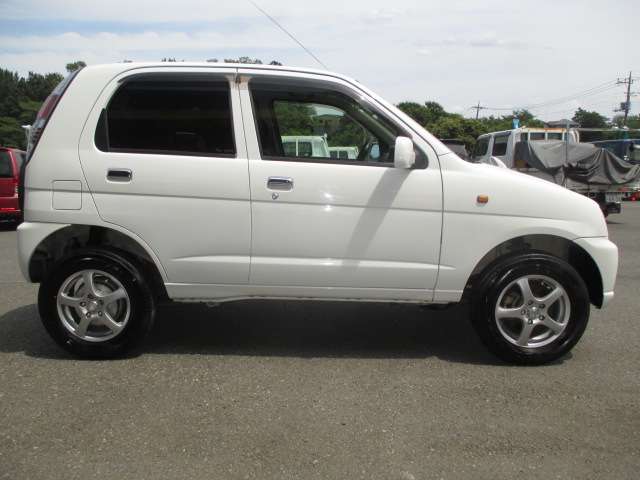 2008 Daihatsu Terios Kid – thumbnail 4