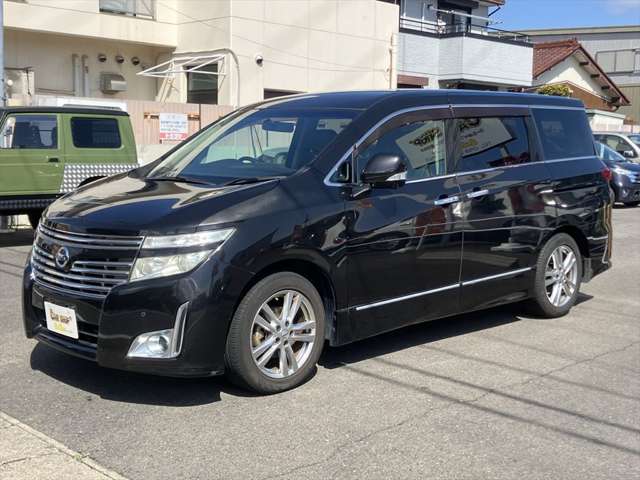 2010 Nissan Elgrand – thumbnail 4
