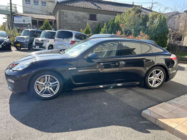2011 Porsche Panamera – thumbnail 4