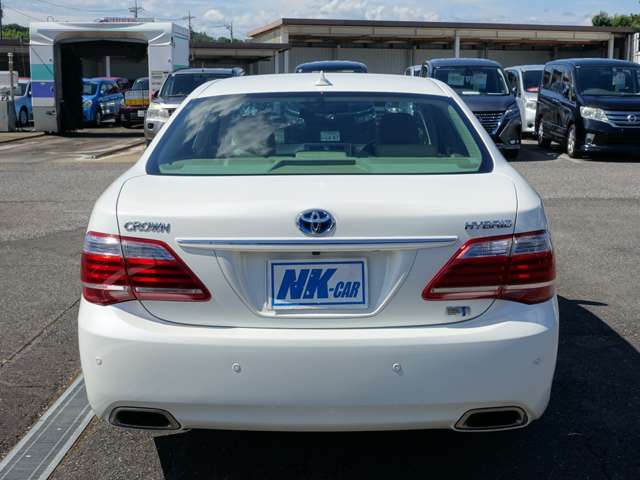 2010 Toyota Crown Hybrid – thumbnail 3