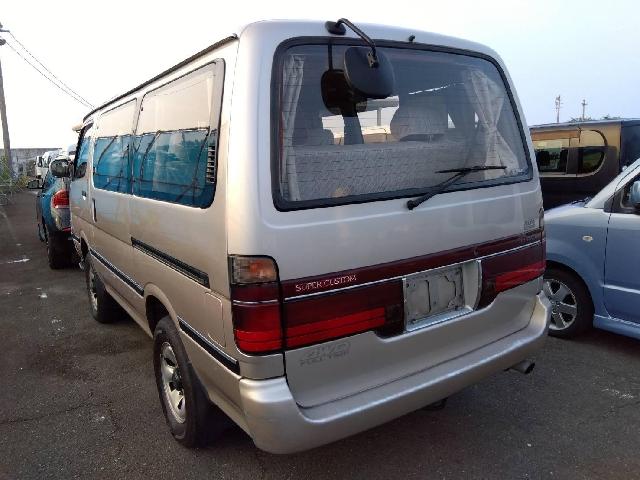 1995 Toyota Hiace – thumbnail 2