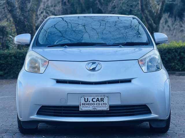 2008 Toyota iQ – thumbnail 2