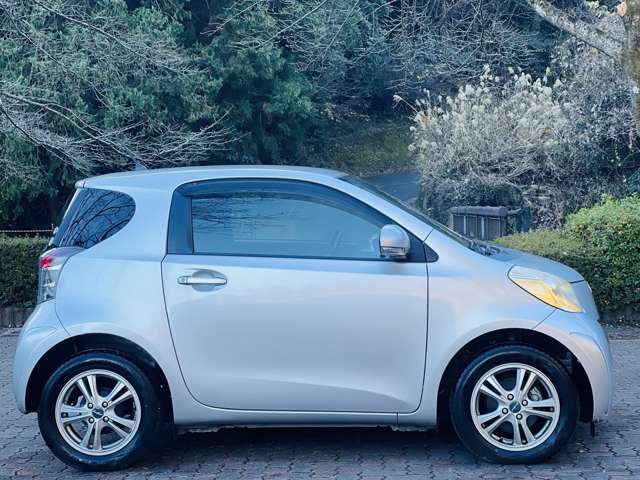 2008 Toyota iQ – thumbnail 4