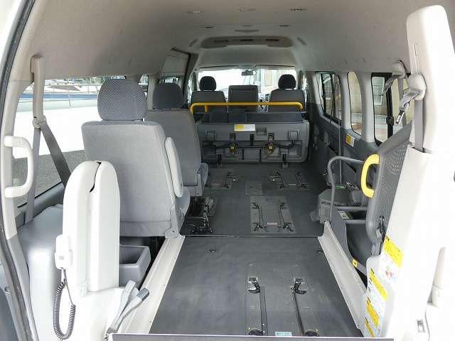 2007 Toyota Regius Ace – thumbnail 2