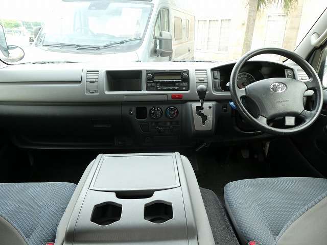 2007 Toyota Regius Ace – thumbnail 3
