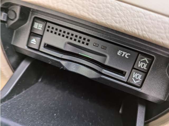 2008 Toyota Crown Hybrid – thumbnail 3