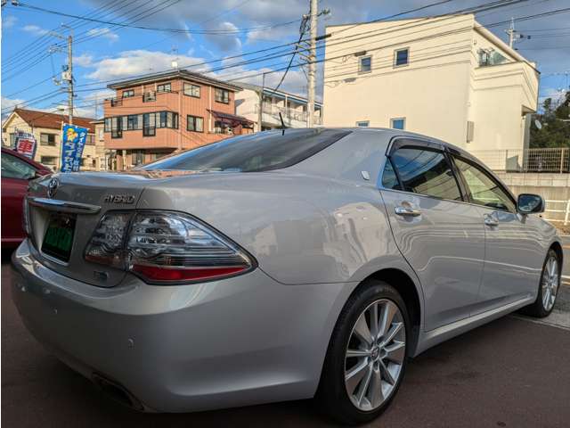 2008 Toyota Crown Hybrid – thumbnail 4