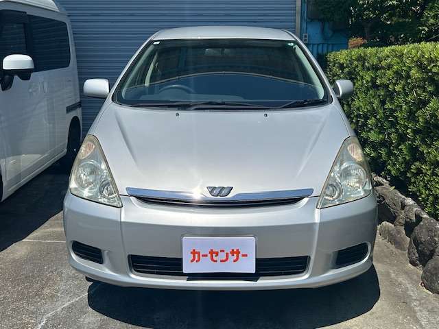 2003 Toyota Wish – thumbnail 2