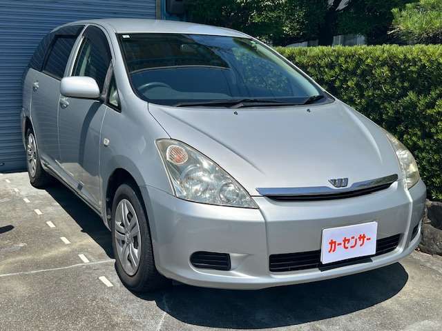 2003 Toyota Wish – thumbnail 3