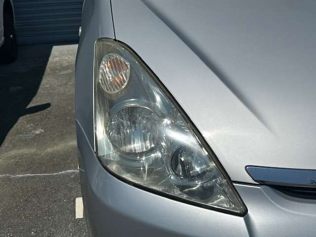 2003 Toyota Wish – thumbnail 4