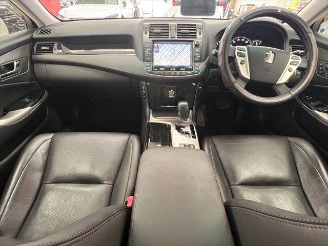 2011 Toyota Crown Athlete – thumbnail 3
