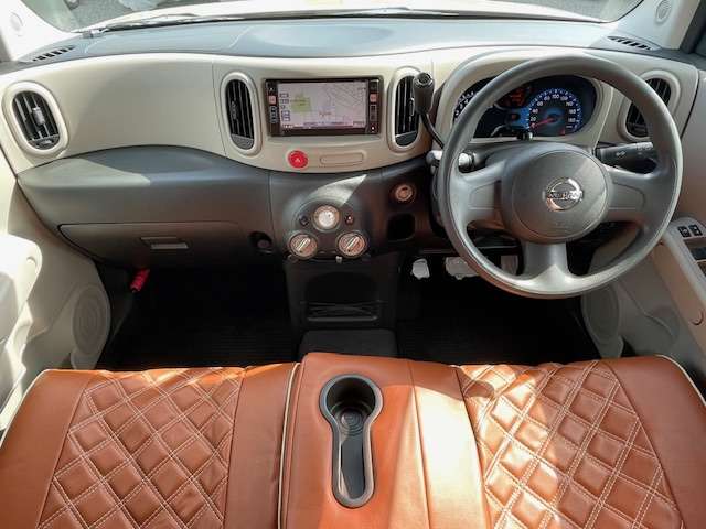 2010 Nissan Cube – thumbnail 4