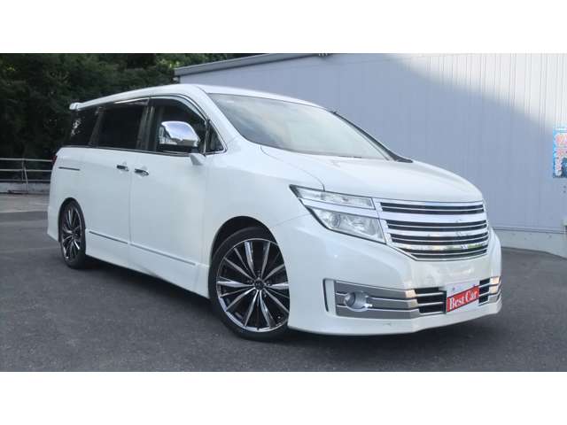 2010 Nissan Elgrand – thumbnail 2
