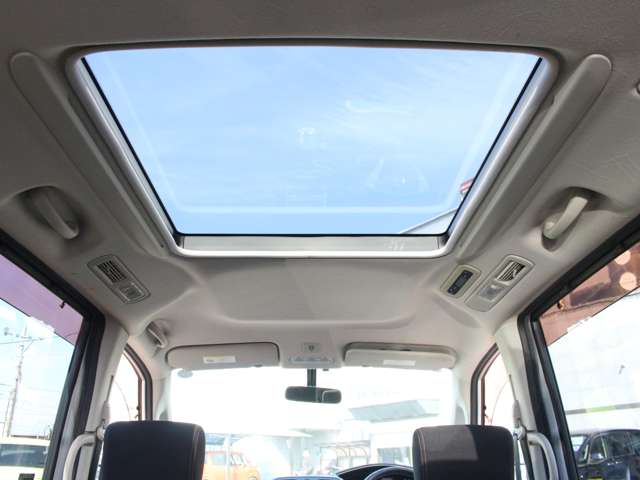 2011 Nissan Serena – thumbnail 4