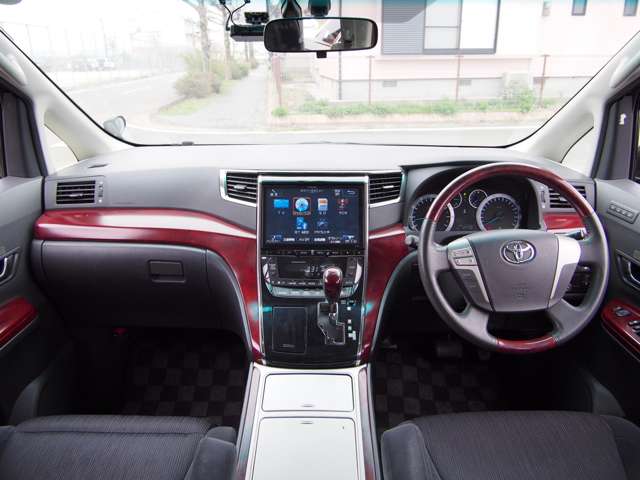 2009 Toyota Vellfire – thumbnail 3