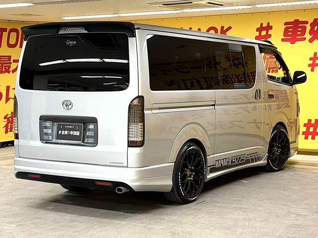 2008 Toyota Hiace – thumbnail 4