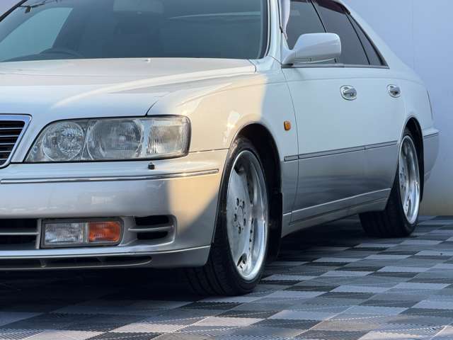 1997 Nissan Cima – thumbnail 4