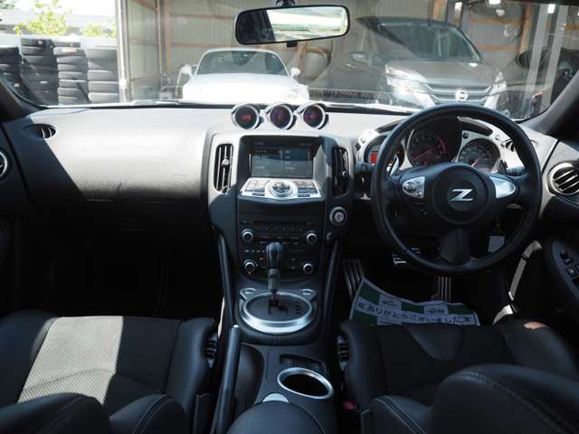 2009 Nissan Fairlady Z – thumbnail 2