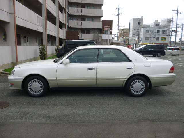 1998 Toyota Crown – thumbnail 3