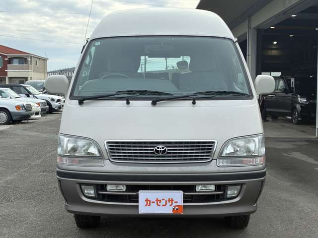 1997 Toyota Hiace – thumbnail 2