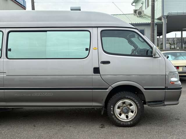 1997 Toyota Hiace – thumbnail 4