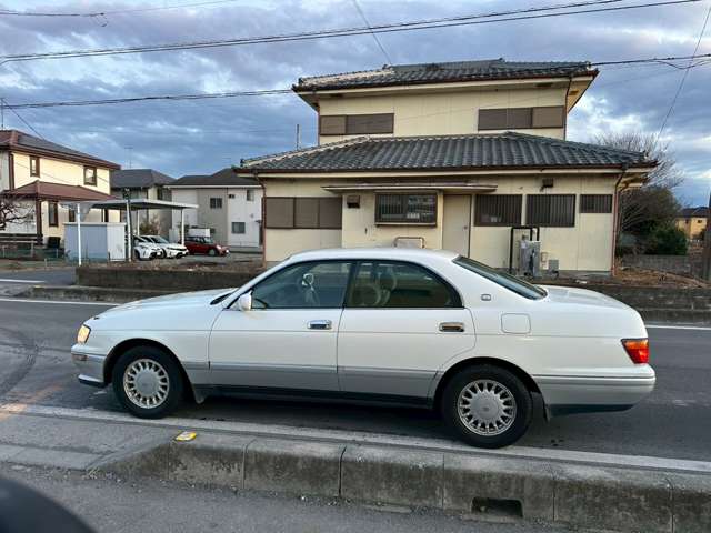 1995 Toyota Crown – thumbnail 2